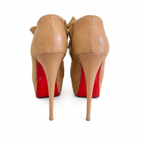 Christian Louboutin Madame Butterfly Booties 38.5 Tan Leather Bow Red Sole Heels - Picture 4 of 7
